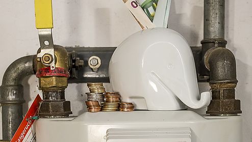 Der Bundesrat hat am 25.11.2016 den Gesetzentwurf zur Bevorratung von Erdöl, zur Erhebung von Mineralöldaten und zur Umstellung auf hochkalorisches Erdgas gebilligt. Die in der Vorschrift enthaltenen Regelungen zur Marktraumumstellung von L- auf H-Gas treten damit zum 01.01.2017 in Kraft.