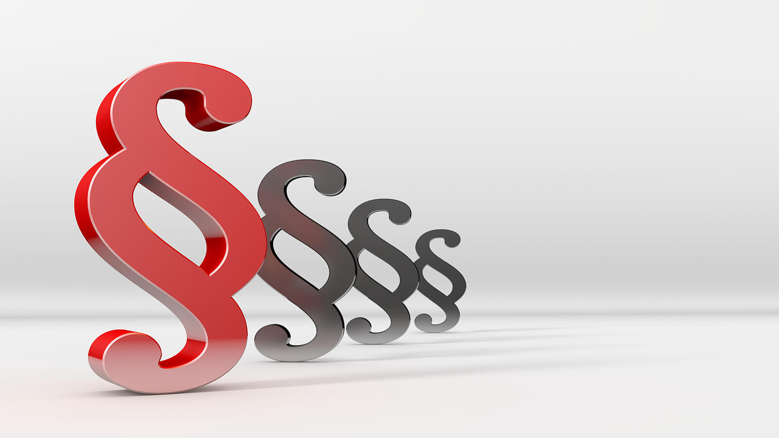 3D-Illustrationen von vier Paragraphen-Zeichen in rot und schwarz, die schräg hintereinander stehen.